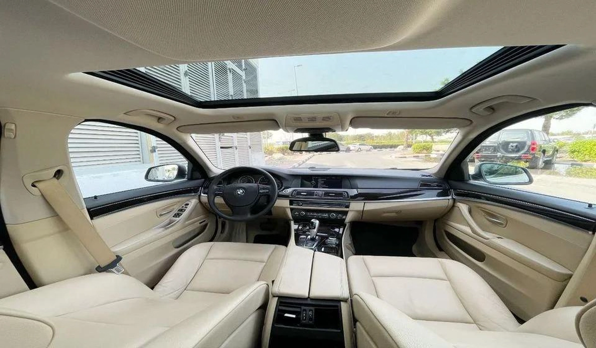 BMW 528i EXECUTIVE 3L-6CYL 240HP JAPANESE SPECIFICATION