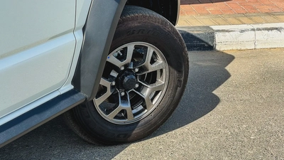 Suzuki Jimny GLX AT 2026 (GCC Specs) 1.5L - Brand New 5 Doors-3