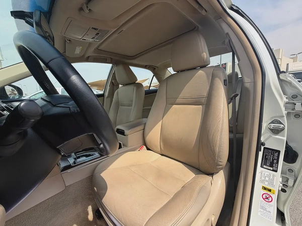 Toyota Camry 2014 Limited White