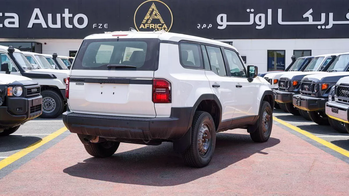 Toyota Prado TOYOTA PRADO URBAN 2.4 PETROL 2025-12-0
