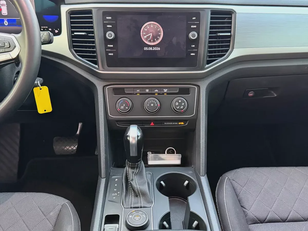 AED 920 P.M | 0% DOWN | VW TERAMONT COMFORTLINE | 7-SEATER | V6 AWD | 2022 GCC-13-13