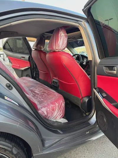 لكزس IS300 V4 2.0L موديل 2019 وارد فل اوبشن بحاله ممتازه-17