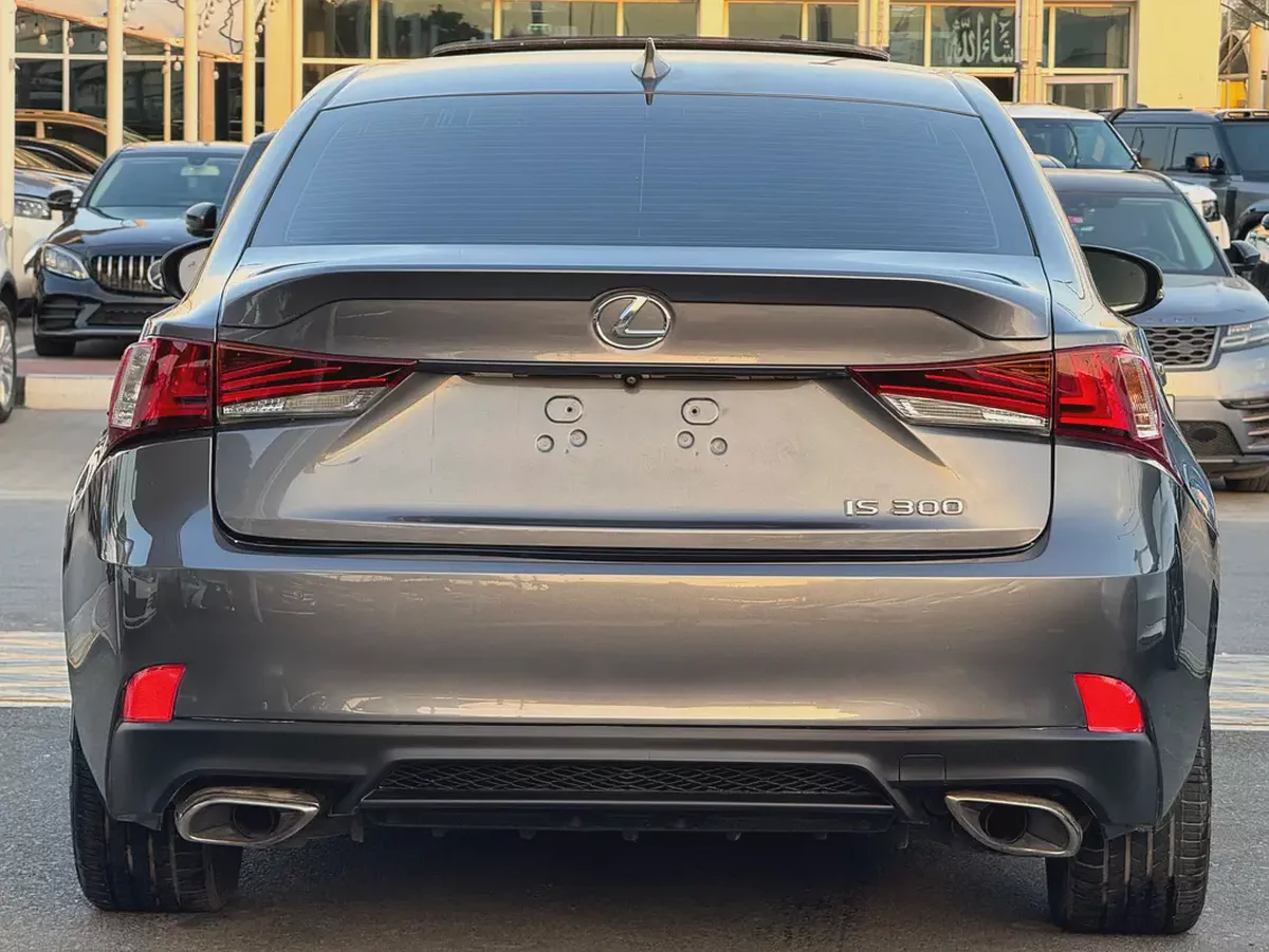 لكزس IS300 V4 2.0L موديل 2019 وارد فل اوبشن بحاله ممتازه-10-10
