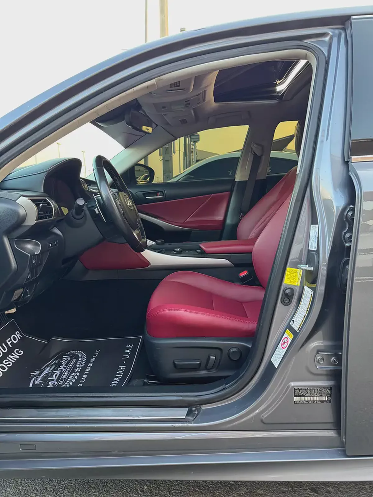 لكزس IS300 V4 2.0L موديل 2019 وارد فل اوبشن بحاله ممتازه-15-15