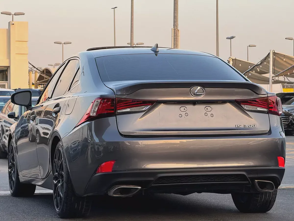 لكزس IS300 V4 2.0L موديل 2019 وارد فل اوبشن بحاله ممتازه-6-6
