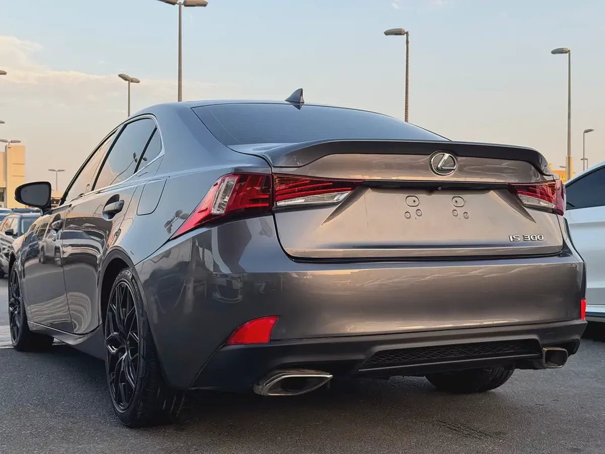 لكزس IS300 V4 2.0L موديل 2019 وارد فل اوبشن بحاله ممتازه-7-7