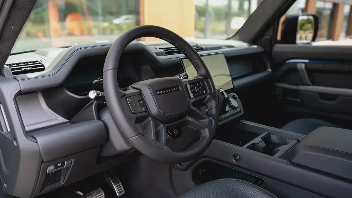 Land Rover Defender 110 2026-11-11