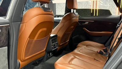 2019 GCC AUDI Q8 55TFSI S-LINE AGENCY SERVICE HISTORY GCC SPECS-7