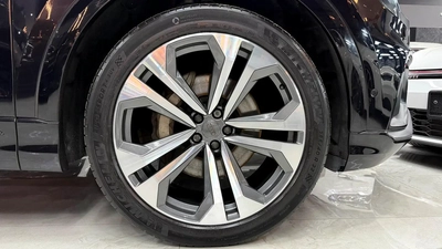 2019 GCC AUDI Q8 55TFSI S-LINE AGENCY SERVICE HISTORY GCC SPECS-3