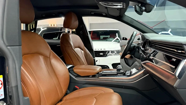 2019 GCC AUDI Q8 55TFSI S-LINE AGENCY SERVICE HISTORY GCC SPECS