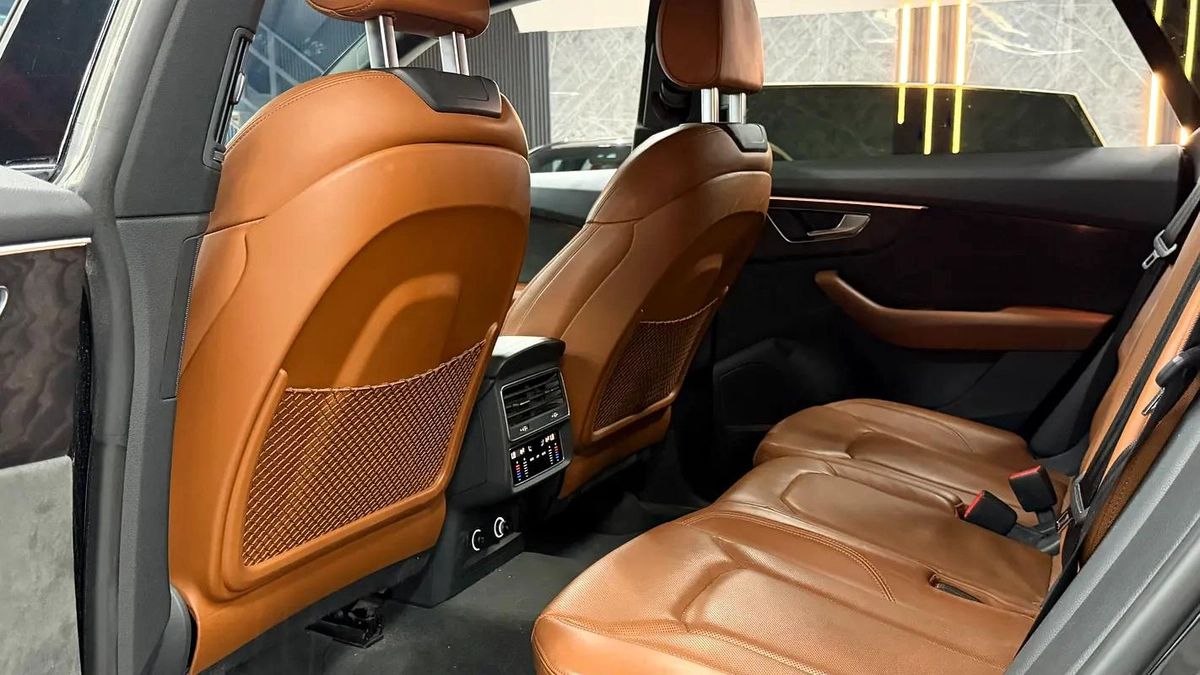 2019 GCC AUDI Q8 55TFSI S-LINE AGENCY SERVICE HISTORY GCC SPECS-7-7