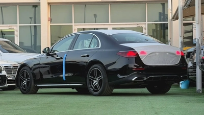 Mercedes E300 model 2025 brand new with contract service مرسيدس اي ٣٠٠ موديل ٢٠٢٥ جديدة مع عقد صيانة-4