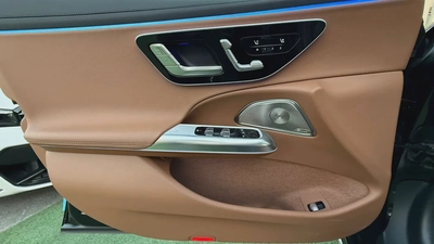 Mercedes E300 model 2025 brand new with contract service مرسيدس اي ٣٠٠ موديل ٢٠٢٥ جديدة مع عقد صيانة-7