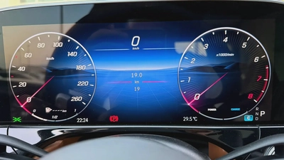 Mercedes E300 model 2025 brand new with contract service مرسيدس اي ٣٠٠ موديل ٢٠٢٥ جديدة مع عقد صيانة-11