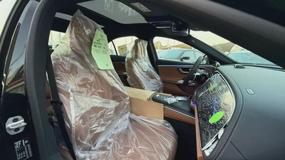 Mercedes E300 model 2025 brand new with contract service مرسيدس اي ٣٠٠ موديل ٢٠٢٥ جديدة مع عقد صيانة-13