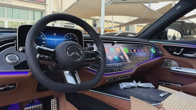 Mercedes E300 model 2025 brand new with contract service مرسيدس اي ٣٠٠ موديل ٢٠٢٥ جديدة مع عقد صيانة-14