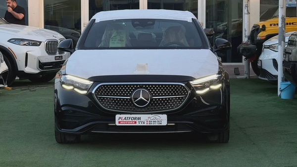 Mercedes E300 model 2025 brand new with contract service مرسيدس اي ٣٠٠ موديل ٢٠٢٥ جديدة مع عقد صيانة