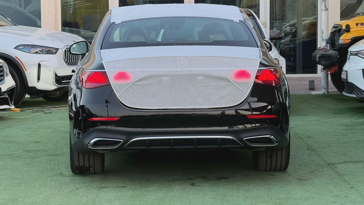 Mercedes E300 model 2025 brand new with contract service مرسيدس اي ٣٠٠ موديل ٢٠٢٥ جديدة مع عقد صيانة-2-2