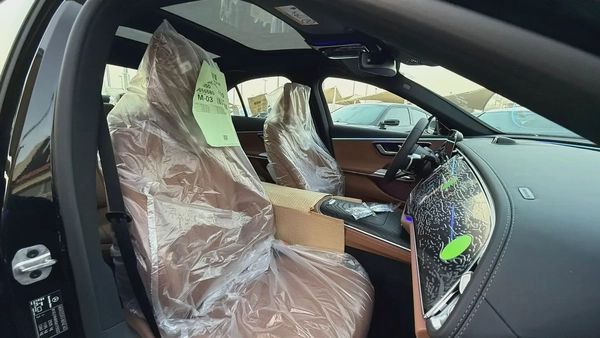 Mercedes E300 model 2025 brand new with contract service مرسيدس اي ٣٠٠ موديل ٢٠٢٥ جديدة مع عقد صيانة