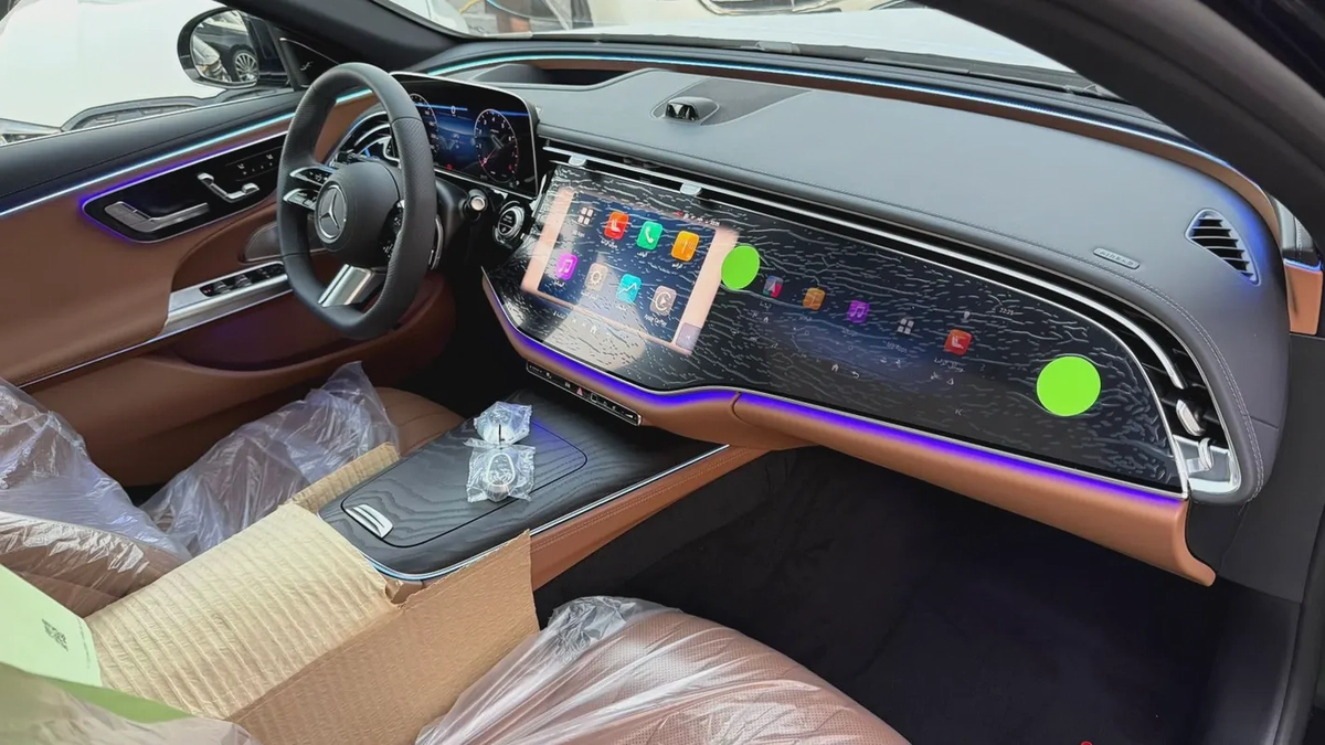 Mercedes E300 model 2025 brand new with contract service مرسيدس اي ٣٠٠ موديل ٢٠٢٥ جديدة مع عقد صيانة-15-15