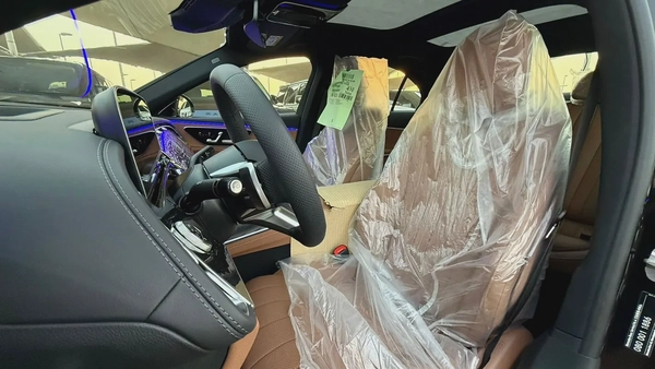 Mercedes E300 model 2025 brand new with contract service مرسيدس اي ٣٠٠ موديل ٢٠٢٥ جديدة مع عقد صيانة