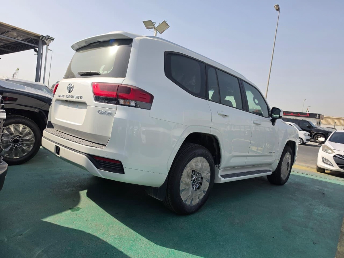 TOYOTA LAND CRUISER LC300 GXR 3.5L TWIN TURBO PETROL 2026-10-10
