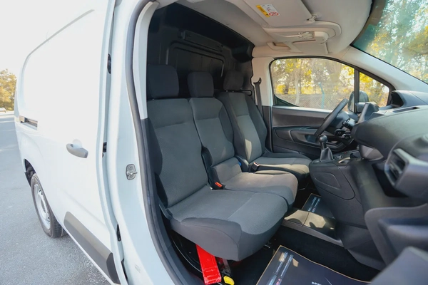 Peugeot Partner | Delivery Van | GCC Specs | Ref#P19775