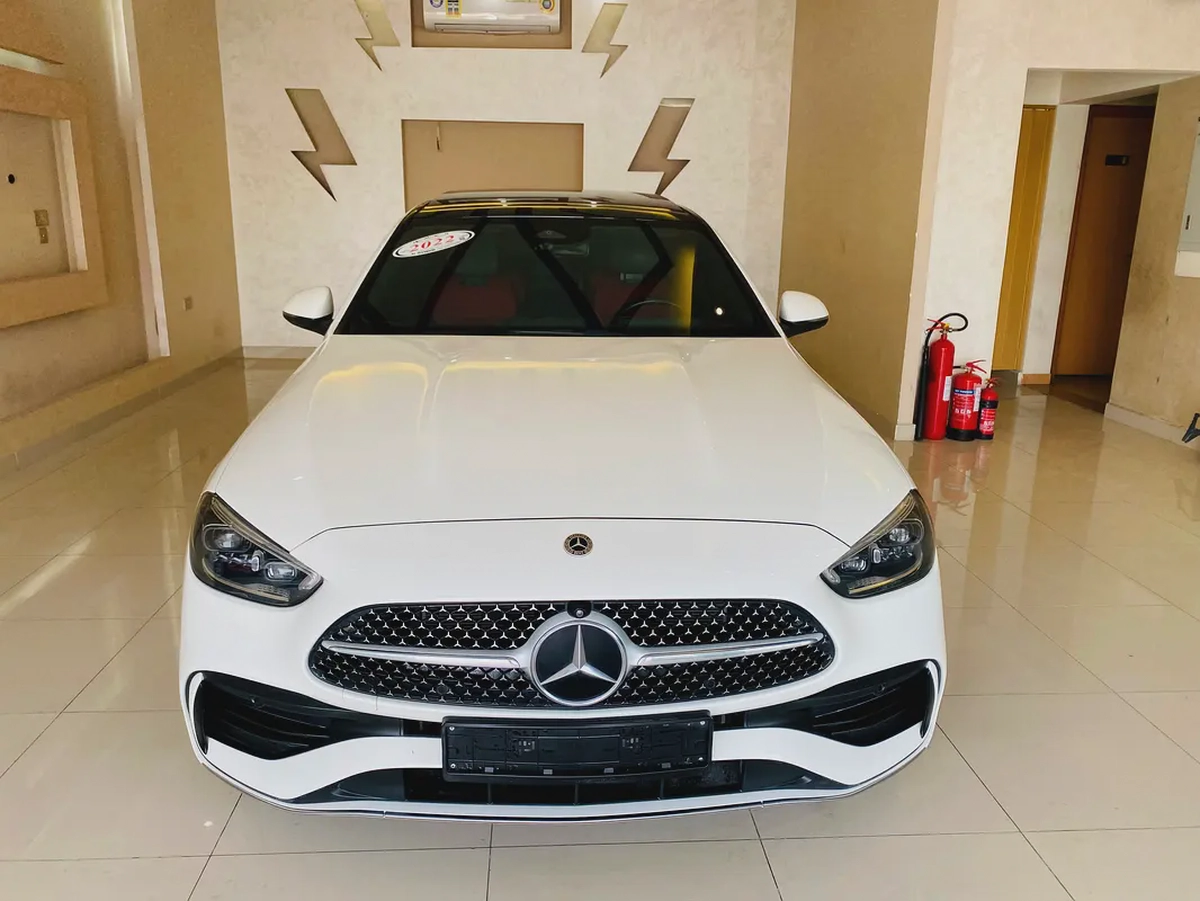 للبيع مرسيدس C200 موديل 2022 مواصفات خليجية