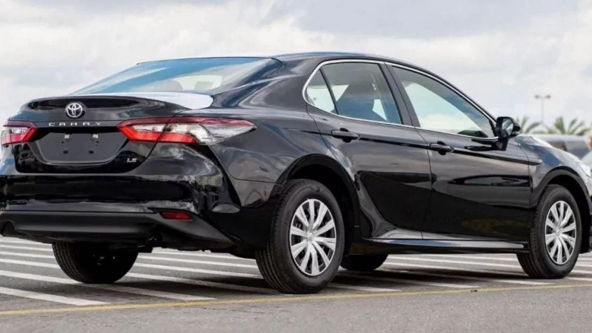 Toyota Camry LE CAMERY 2.5L-7-0