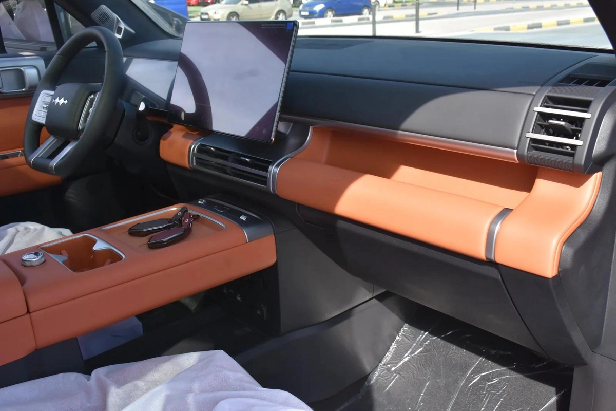 BYD LEOPARD 7 AWD ORANGE INT 2025 | BLACK-4-4