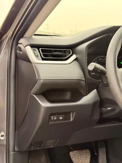 Toyota RAV4 XLE 2.5L push start 2024-18
