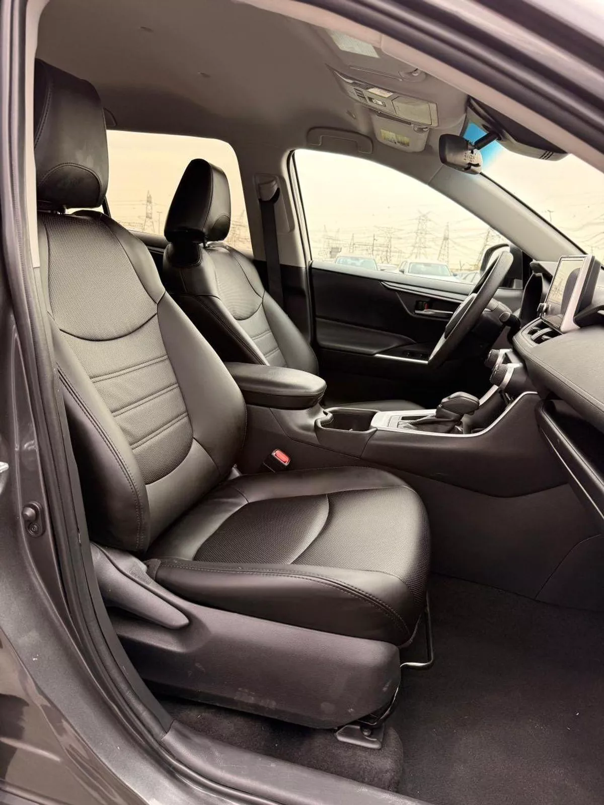 Toyota RAV4 XLE 2.5L push start 2024-12-0