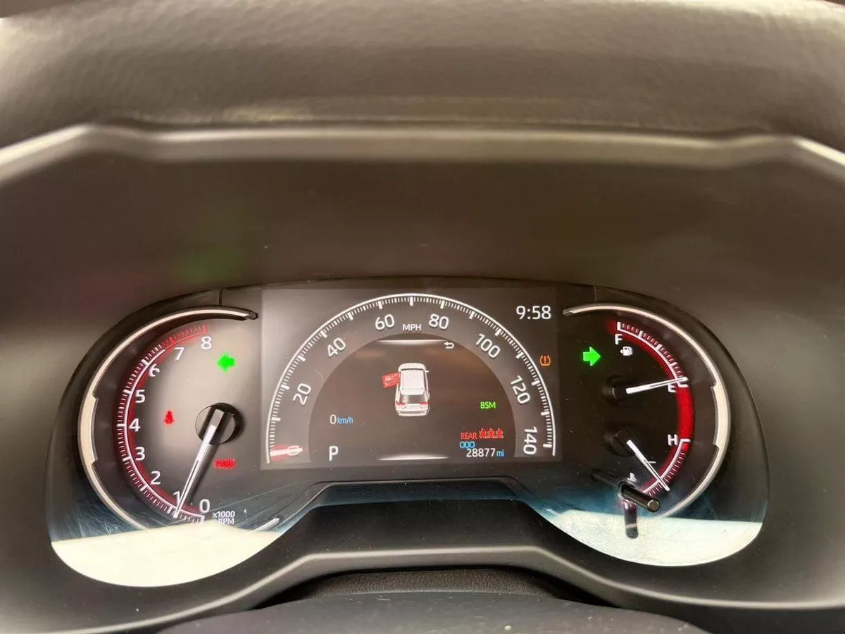 Toyota RAV4 XLE 2.5L push start 2024-19-0