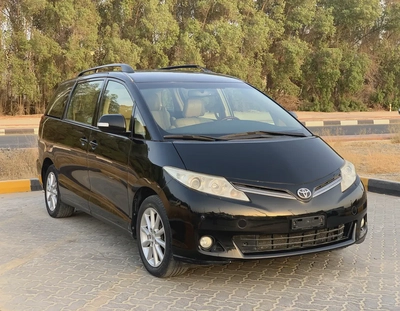 Toyota Previa SE | Model 2017 | GCC Specs | 7 seater-0