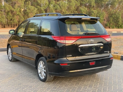 Toyota Previa SE | Model 2017 | GCC Specs | 7 seater-5