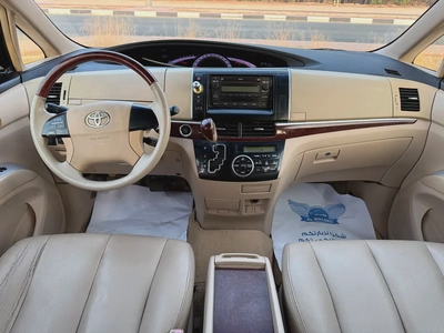 Toyota Previa SE | Model 2017 | GCC Specs | 7 seater-6