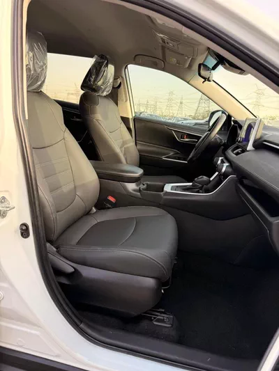 Toyota RAV4 XLE 2.5L full option-12