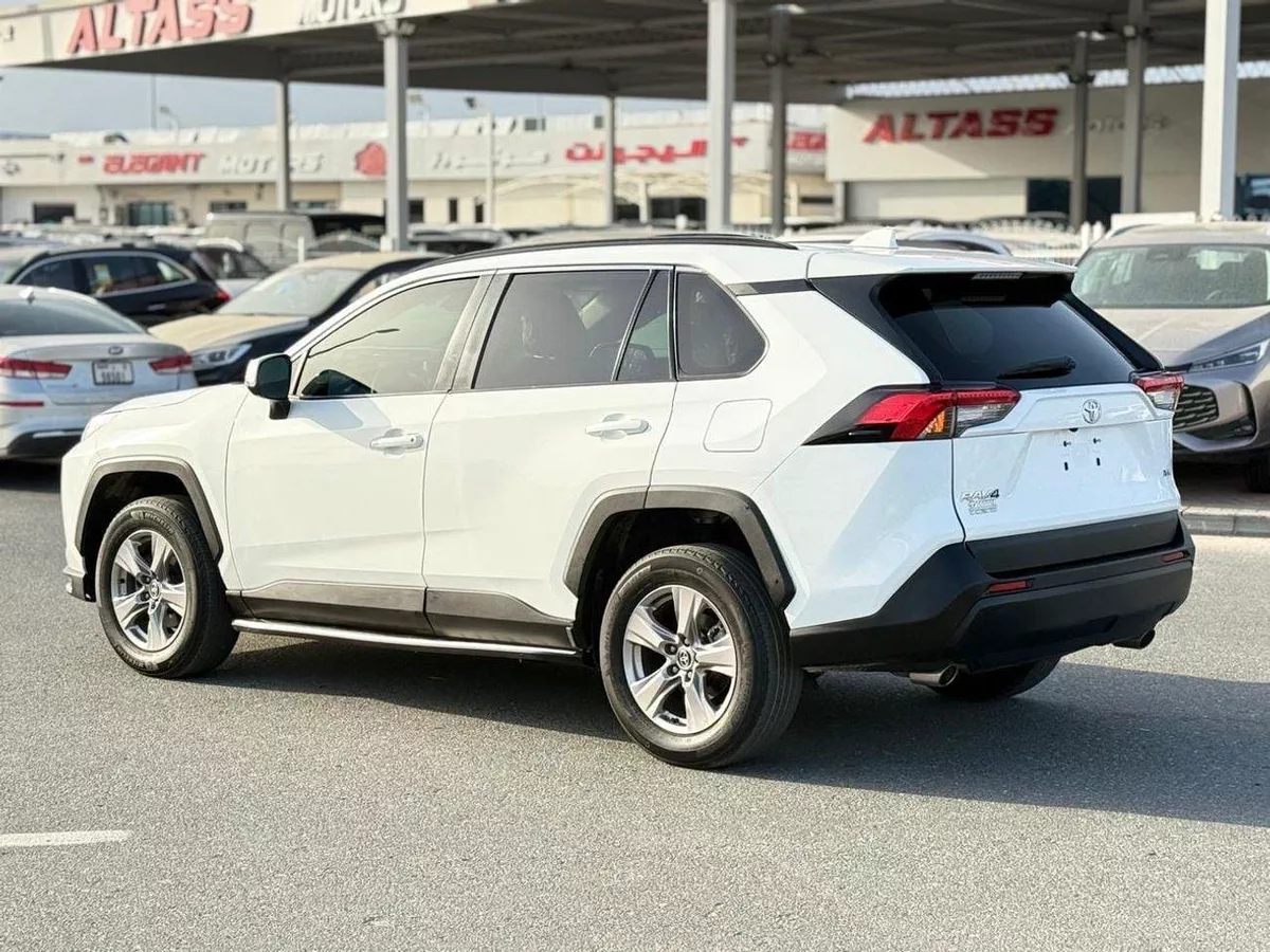 Toyota RAV4 XLE 2.5L full option-11-0