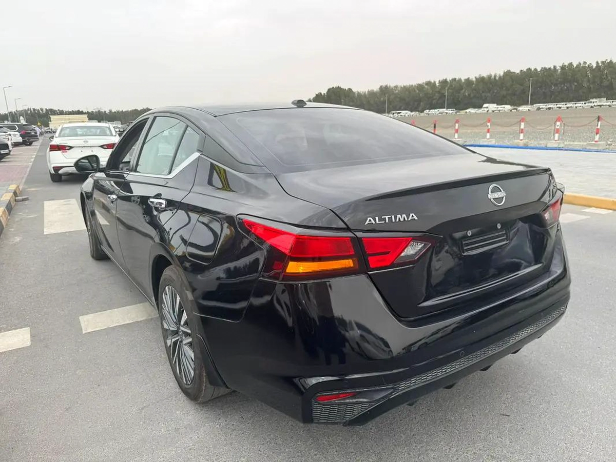 2023 Nissan Altima SV - American Specs - GCC Ready!