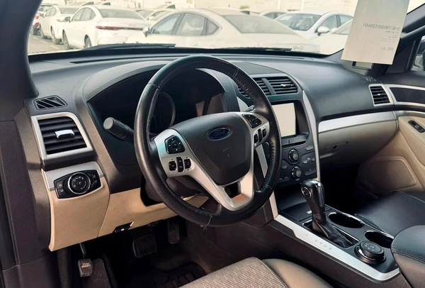 FORD EXPLORER XLT | 2014 | ONLY : 74941 KM | JAPAN IMPORT | CLEAN TITLE