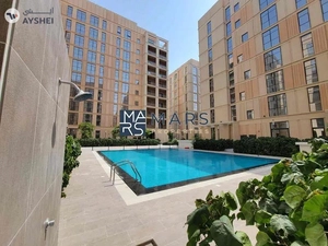 Sweet Studio | Mid Floor | Community View |