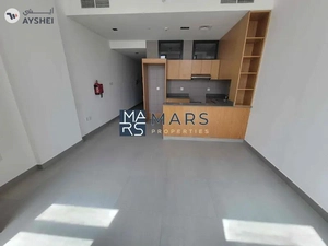 Sweet Studio | Mid Floor | Community View |