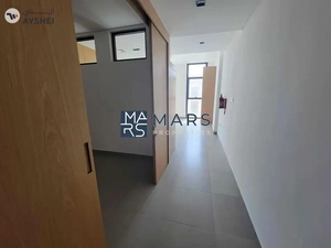 Sweet Studio | Mid Floor | Community View |