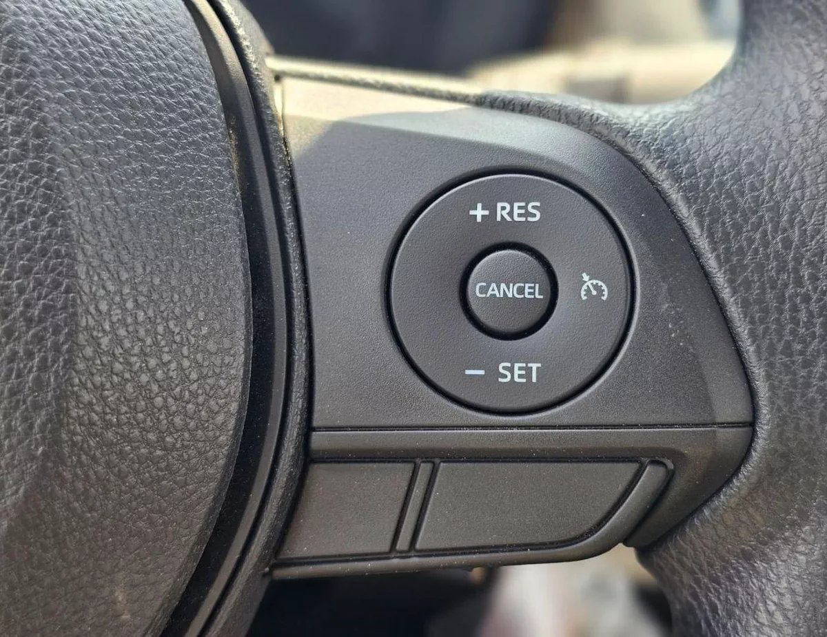 Toyota Corolla XLI TOYOTA COROLLA XLI BASIC || PETROL AT 2.0L V4 (CODE # CR2XLI) WHITE 2026-19-0