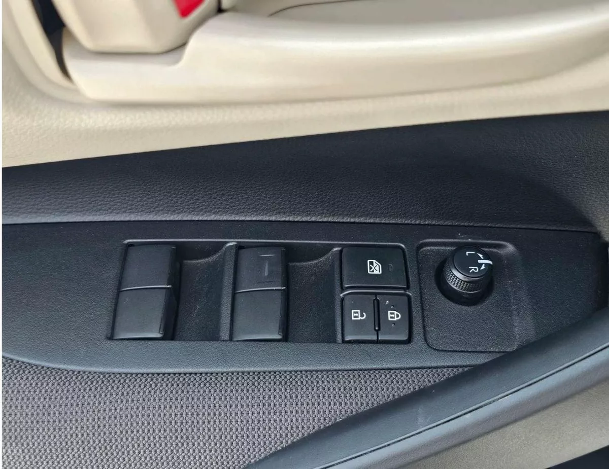 Toyota Corolla XLI TOYOTA COROLLA XLI BASIC || PETROL AT 2.0L V4 (CODE # CR2XLI) WHITE 2026-21-0
