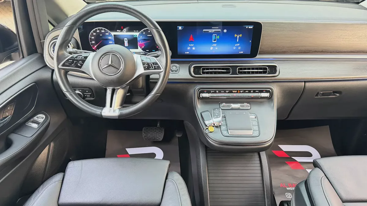 مرسيدس Mercedes V300  اسود / اسود 2025 (خليجي)-10-10