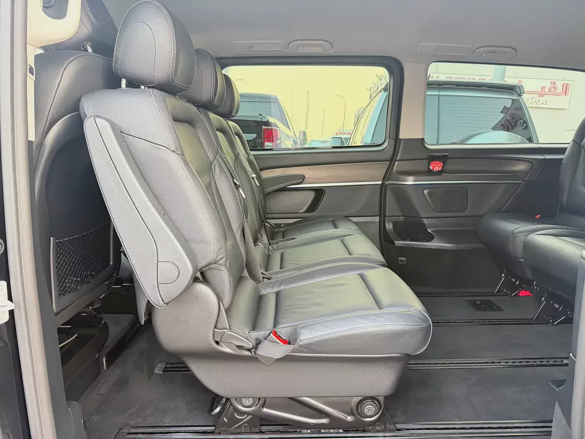 مرسيدس Mercedes V300  اسود / اسود 2025 (خليجي)-11-11
