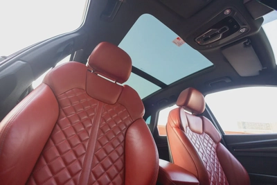 Audi SQ5-8