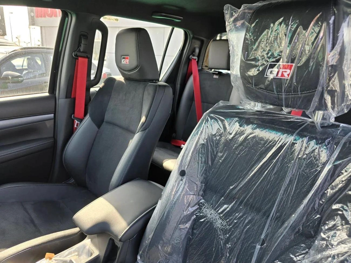 Toyota Hilux GR Sport 4.0L-13-13