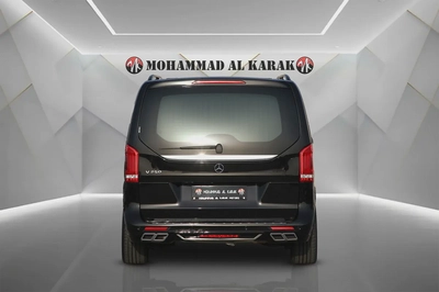 MERCEDES BENZ V CLASS 2022 - GCC - FULLY LOADED - V-LINE - AMAZING CONDITION-3